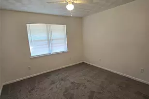 921 Poinsettia Dr, Lancaster, TX 75146 - Photo 7