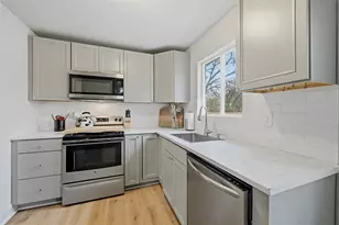 918 N Ricketts St, Sherman, TX 75092 - Photo 11