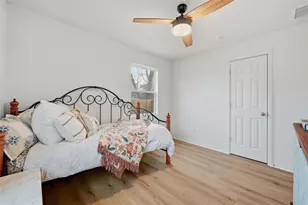 918 N Ricketts St, Sherman, TX 75092 - Photo 21