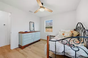 918 N Ricketts St, Sherman, TX 75092 - Photo 25