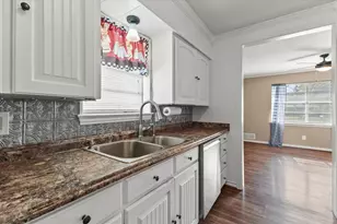 201 Collins Dr, Terrell, TX 75160 - Photo 13