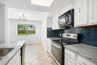 1934 Lost Creek Drive, Arlington, TX 76006 - Photo 13