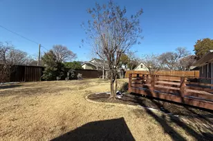 9933 Mixon Dr, Dallas, TX 75220 - Photo 3