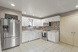 914 S Chatfield St, Ennis, TX 75119 - Photo 7