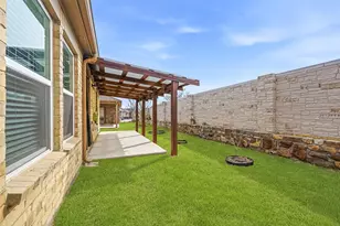 200 Sleepy Willow Ln, McKinney, TX 75071 - Photo 29