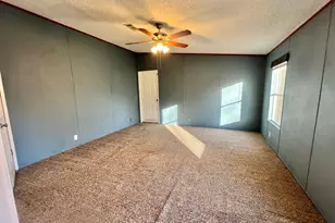 1085 Highland Cir, Springtown, TX 76082 - Photo 11