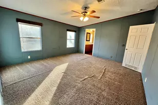 1085 Highland Cir, Springtown, TX 76082 - Photo 11