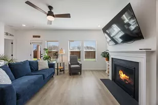 2233 Maple Ridge Dr, Van Alstyne, TX 75495 - Photo 7