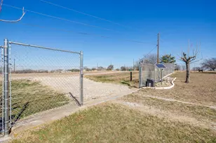 235 S Skyline Ct, Cresson, TX 76035 - Photo 13