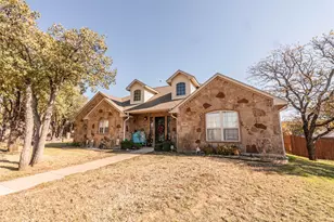 209 Benton St, Nocona, TX 76255 - Photo 3