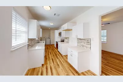 1202 Valley View Drive, Arlington, TX 76010 - Photo 5