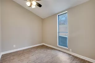 103 E 8th St, Denton, TX 76208 - Photo 9