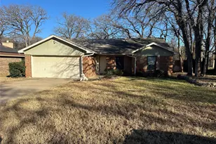 912 Red Oak St, Azle, TX 76020 - Photo 1