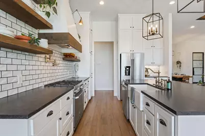 16024 Sorrento Drive, Woodway, TX 76712 - Photo 11