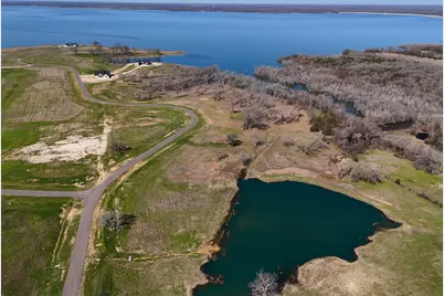 410 Peninsula Drive, Honey Grove, TX 75446 - Photo 17