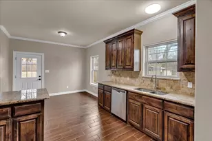 901 W Dubois St, Denison, TX 75020 - Photo 11