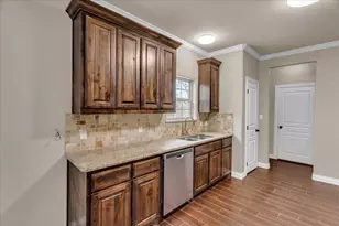 901 W Dubois St, Denison, TX 75020 - Photo 9