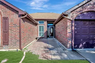 3218 Mapleridge Dr, Grapevine, TX 76051 - Photo 3