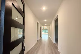 302 Alicia Ct, Mansfield, TX 76063 - Photo 3