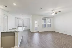 3218 Hunters Gln Dr, Aubrey, TX 76227 - Photo 5