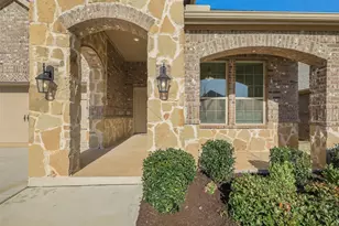 3218 Hunters Gln Dr, Aubrey, TX 76227 - Photo 3