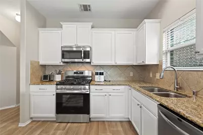 204 Black Bear Drive, McKinney, TX 75071 - Photo 9