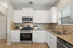 204 Black Bear Dr, McKinney, TX 75071 - Photo 9