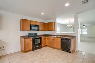 800 Grant St, Burleson, TX 76028 - Photo 13