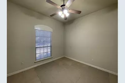 8110 Silver Spur Drive, Arlington, TX 76001 - Photo 11