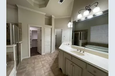 8110 Silver Spur Drive, Arlington, TX 76001 - Photo 7