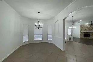 8110 Silver Spur Dr, Arlington, TX 76001 - Photo 5