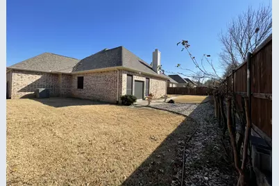 8110 Silver Spur Drive, Arlington, TX 76001 - Photo 19
