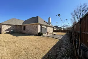 8110 Silver Spur Dr, Arlington, TX 76001 - Photo 19
