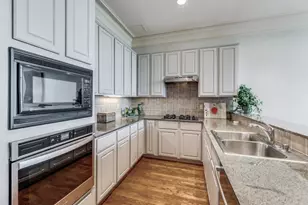 3535 Gillespie St, Dallas, TX 75219 - Photo 9