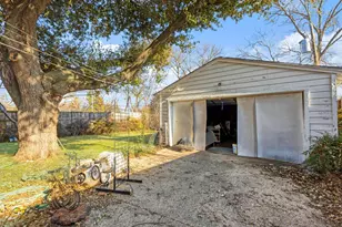 6718 Hialeah Dr, Dallas, TX 75214 - Photo 13