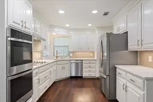 9402 Oak Hill Dr, Woodway, TX 76712 - Photo 15