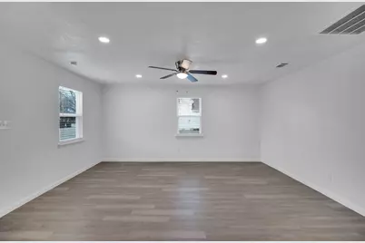 616 Sabine Avenue, Cleburne, TX 76031 - Photo 5