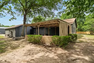 129 King Arthur Rd, Mabank, TX 75156 - Photo 7