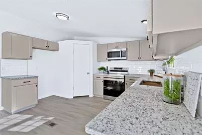 8124 Country Manor Lane, Alvarado, TX 76009 - Photo 9