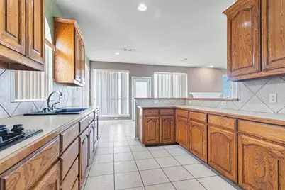 5708 Table Rock Drive, Fort Worth, TX 76131 - Photo 13