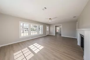 100 Crestwood Dr, Fort Worth, TX 76107 - Photo 5