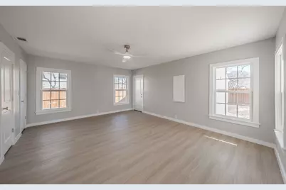 100 Crestwood Drive, Fort Worth, TX 76107 - Photo 25