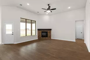 124 Lila Lk Dr, Waxahachie, TX 75165 - Photo 7