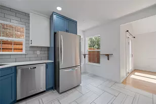 800 Spicewood Ct, Irving, TX 75063 - Photo 11