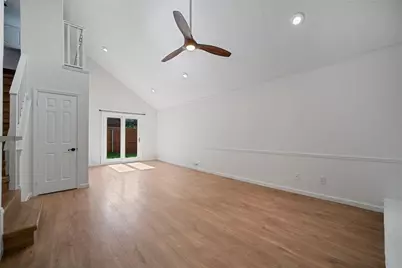 800 Spicewood Court, Irving, TX 75063 - Photo 5