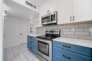 800 Spicewood Ct, Irving, TX 75063 - Photo 9