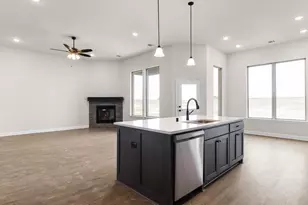 128 Lila Lk Dr, Waxahachie, TX 75165 - Photo 7