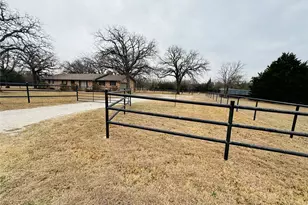 2568 County Rd 310, Cleburne, TX 76031 - Photo 5