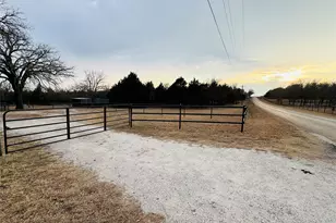 2568 County Rd 310, Cleburne, TX 76031 - Photo 35