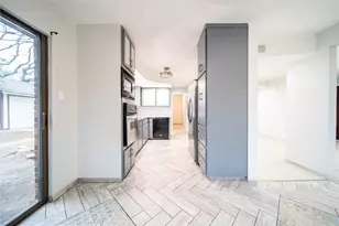 1404 Tatum Dr, Arlington, TX 76012 - Photo 11